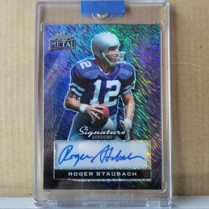 🏈🏆Roger Staubach "Metal Blue Shimmer - Auto 1/1 Insert" Card🏆🏈